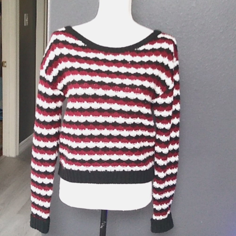 Red white and black pullover sweater